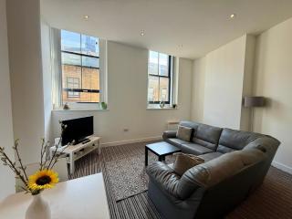 Modern City Centre Apartment in Bradford - 8