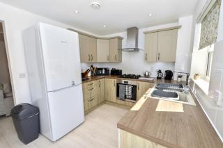 Park View, 24 Randall Crescent - 3