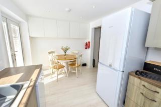 Park View, 24 Randall Crescent - 1