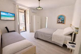 B&B Due Su Due Holiday - Vietri - 9