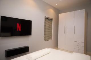 Spacious 2 Bedroom Apt Lekki Phase 1, Super Fast Wifi - 7