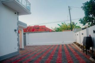 Contemporary Haven - 9