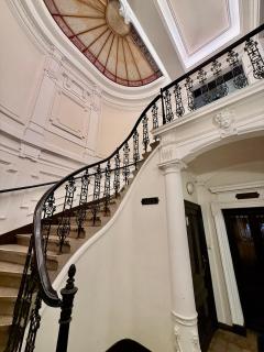 Classic Vienna Flat near Hofburg with Elevator - 5