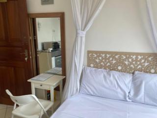 Cozy Studio Royal Palms Apartments 4A - 6