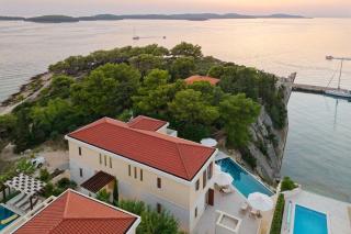 Luxury Villa Hvar Deluxe Palace 2 with pool at the beach - 3