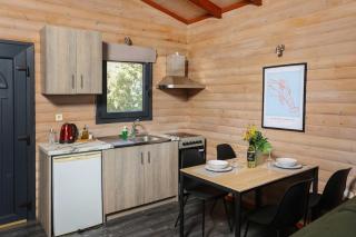 Hilltop Chalet 1 - 4