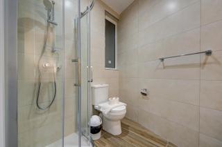Charming Two Bedroom Apartment with Balcony and Wifi - 1