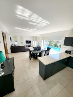 luxury villa utopia 2 - 8