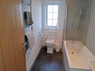 Spacious Rotherham Home Ideal for Contractors - 1