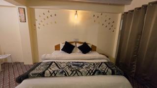 Flura Casa By Navneet Tourist - 0