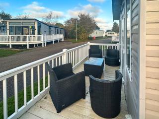 Simon's Coastal Holiday Home - 8