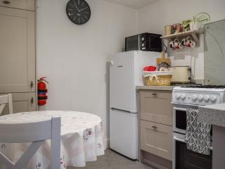 Spire View Cottage - 5