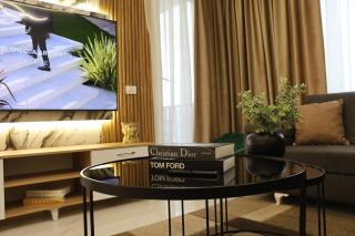 SSS Luxury Modern Apartment with Jacuzzi - 2