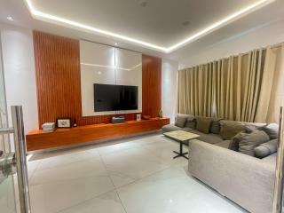 Tastefully Furnished 4 Bedroom Duplex in Lekki Phase 1 - 9