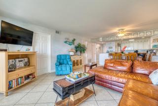 Beach House Condominiums C104 - Beachfront with Pool, WiFi, & Beach Service - 2