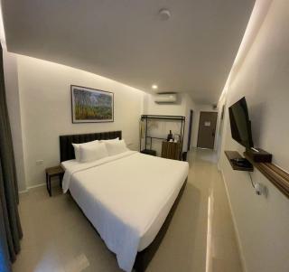 Red Door Samsen Hotel, Bangkok - 1