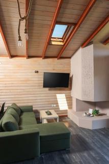 Hilltop Chalet 4 - 5