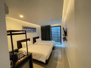 Red Door Samsen Hotel, Bangkok - 2