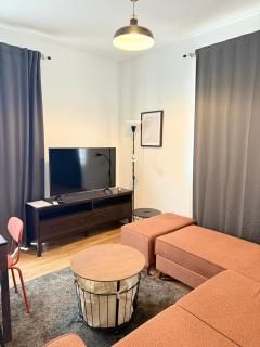 Navyblue Apartments with Pool & Parking - Budva - 8