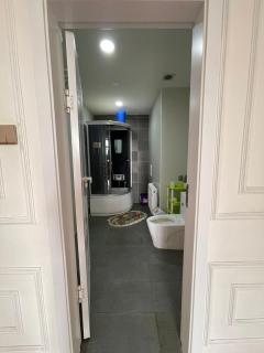 Family house close to immigration and the airport - 8