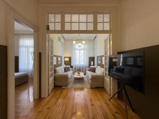 Irene by halu! Spacious 4BD Neoclassical apartment - 0