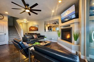 Exclusive Retreats Desert Hideaway 3 Bedroom all Suite home with Private pool #2 - Moab - 1