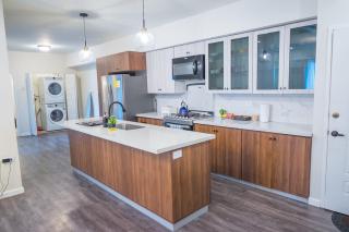 Executive 1BR Downtown POS with ensuite bath - 6