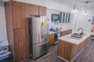 Executive 1BR Downtown POS with ensuite bath - 2