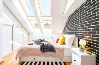 Prague Days - Two Bedroom Apartment with Balcony, Grill, Projector & Netflix - 4
