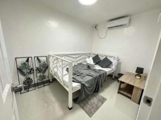 3BR Villa Near Clark Airport with Pool and Parking - 5