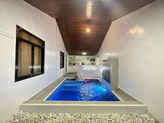 3BR Villa Near Clark Airport with Pool and Parking - 2