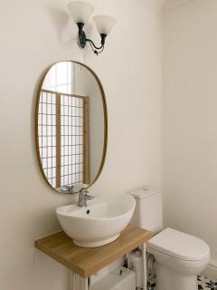Cozy en suite room - 9
