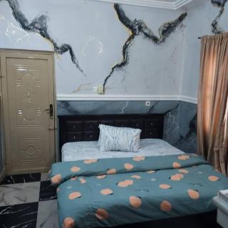 Modern 2 bedroom in Abuja with balcony and WiFi - 1
