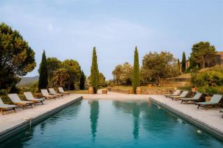 Luxury villa on 650 acre estate with pool - 9