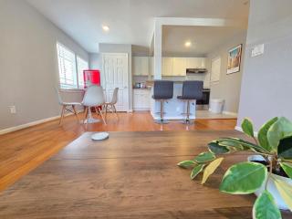 Luxury 1 Bd Montrose-Modena - The Italian Plaza apt3 - 0