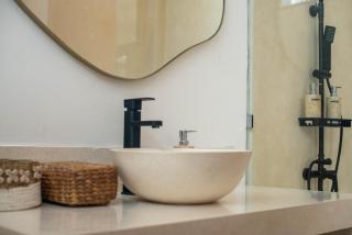 Casa Moda, Chic 3-Bedroom Villa Near Kedungu Beach - 5