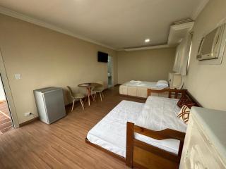 Johnnys motel hotel - 8