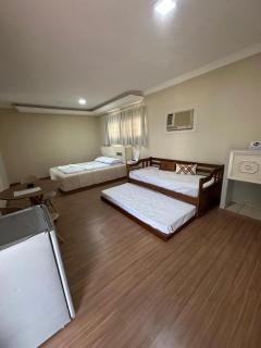 Johnnys motel hotel - 4