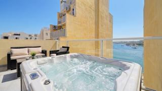 Sapphire Apartments & Penthouse with Heated Jacuzzi - 0
