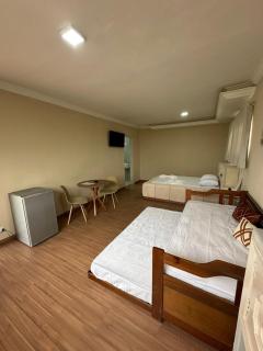 Johnnys motel hotel - 3