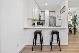Near Montrose & Midtown Flat WiFi, Parking M5 - 8