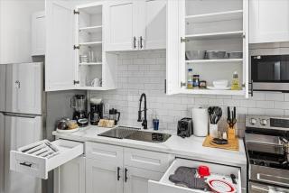 Apt by East Downtown - WiFi TV - Games - Pets -V2 - 4