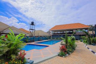 Port Harbor Hotel - 8