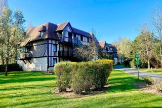Bright apartment with POOL and GOLFview - 9