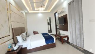 Hotel Caves Premium Near Delhi Airport - 7