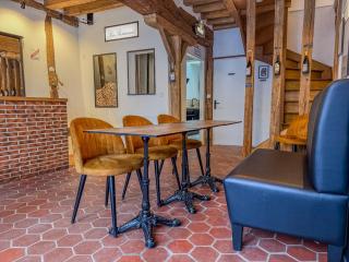Logement atypique - Ancien restaurant - T3 - 5