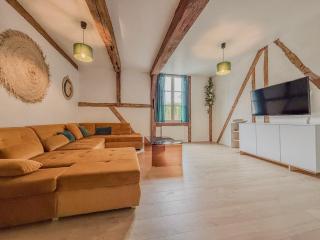 Logement atypique - Ancien restaurant - T3 - 2