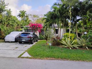 Biscayne Park Guest House - 7