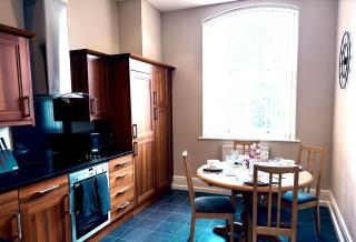 Luxury City and Racecourse Apartment With Parking - 8