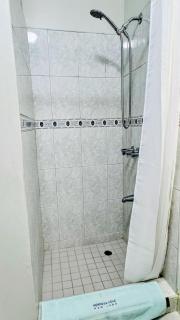 The Oasis- luxury in prime location, hot tub & gym - 7